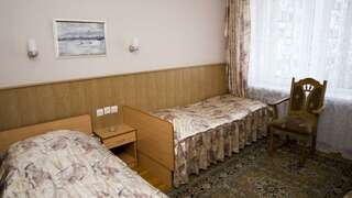 Гостиница Рижская Псков Номер стандарт с 2 односпальными кроватями-1