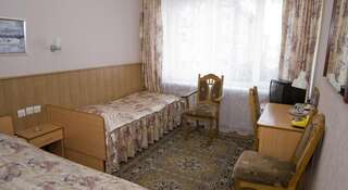 Гостиница Рижская Псков Стандартный двухместный номер с 2 отдельными кроватями-4