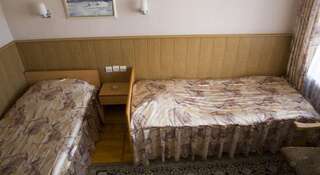Гостиница Рижская Псков Стандартный двухместный номер с 2 отдельными кроватями-3